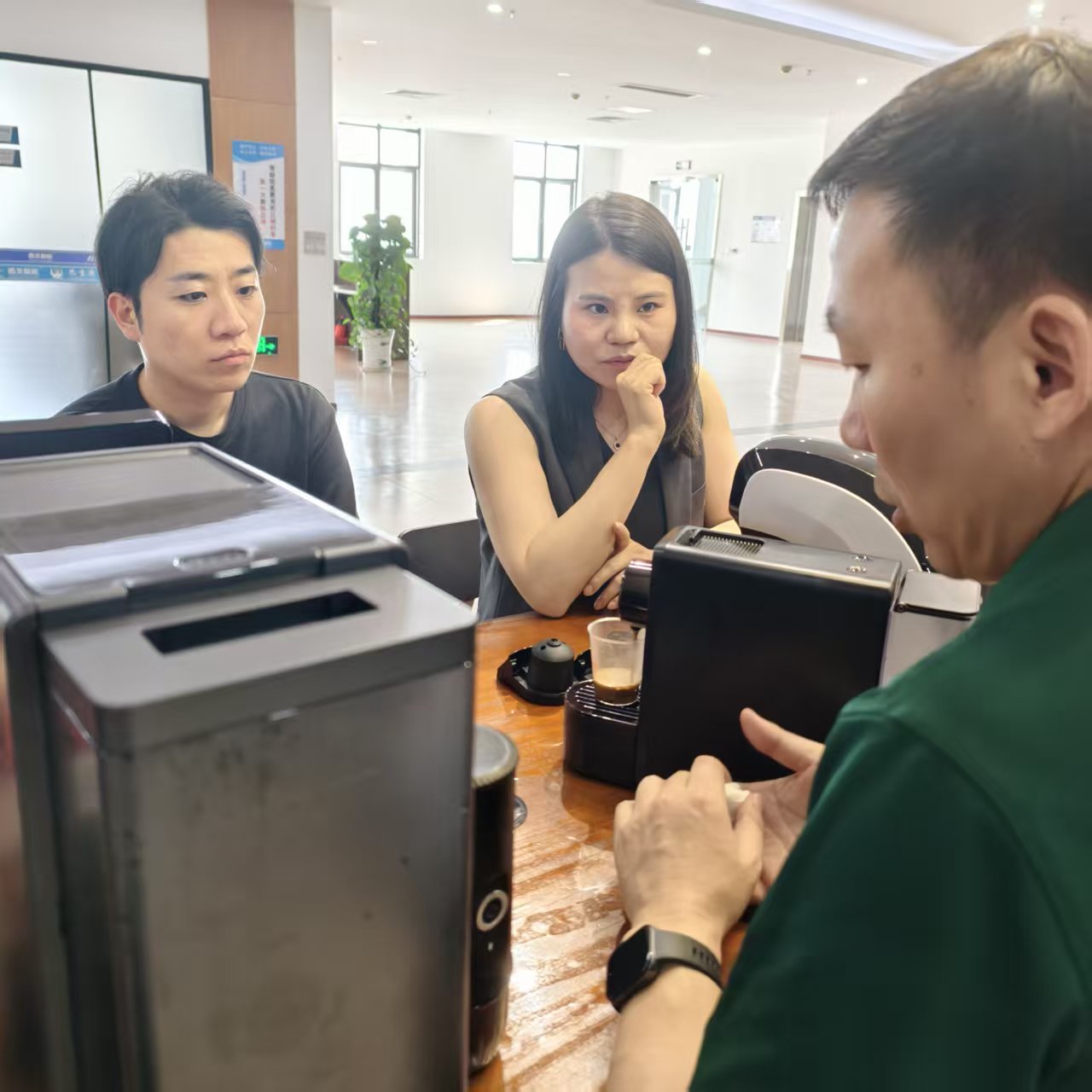 Chifukwa chiyani kasitomala waku Japan Adayendera SEAVER Pamakina Otsogola A Coffee & Portable Coffee Maker?